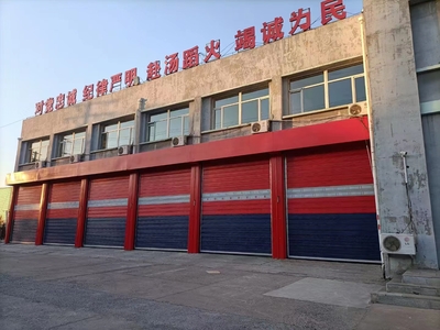 硬质快速消防门